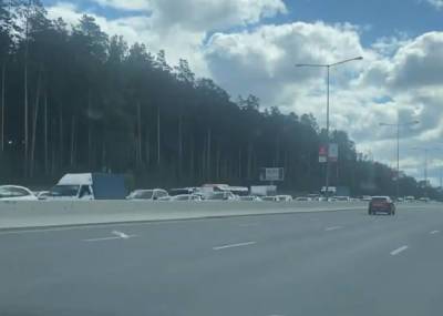 "Мишустина пригласите, за два дня отремонтируют": в Екатеринбурге Кольцовский тракт встал в огромные пробки - nakanune.ru - Екатеринбург