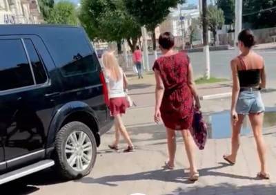 В Рязани оштрафовали припарковавшегося на тротуаре мужчину - 7info.ru - Россия - Рязань