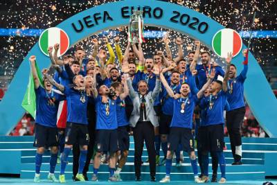 Сборная Италии продлила беспроигрышную серию и вплотную приблизилась к рекорду - sport.bigmir.net - Италия - Португалия