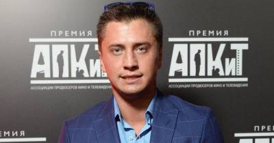 Агата Муцениеце - Павел Прилучный - Мирослава Карпович - «Когда Мирус не преследует»: Прилучный отдохнул на яхте с певицами-близняшками - skuke.net