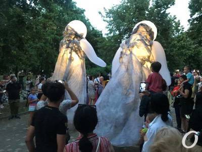 Одесситам показали шоу гигантских кукол (фото) - odessa-life.od.ua - Украина - Одесса