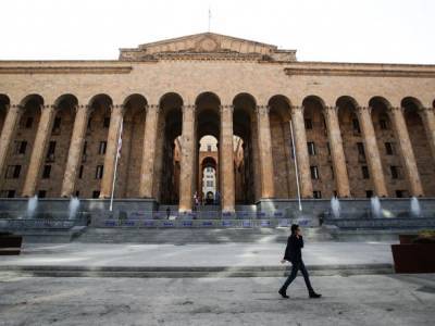 Ситуация в Грузии после атаки на ЛГБТ-марш: в здании парламента произошла стычка при попытке СМИ поговорить с властью - unn.com.ua - Украина - Киев - Грузия