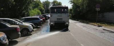 Раменские дорожные службы продолжают полив улиц и аэрацию воздуха - runews24.ru - Россия - Московская обл.