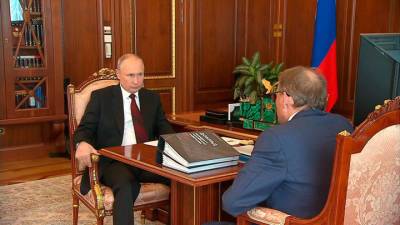 Владимир Путин - Борис Титов - Путин: от уменьшения количества проверок бизнеса хуже не стало - vesti.ru - Россия