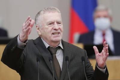 Владимир Жириновский - Лариса Попович - Жириновский привился от коронавируса второй раз и назвал вакцину - lenta.ru - Россия