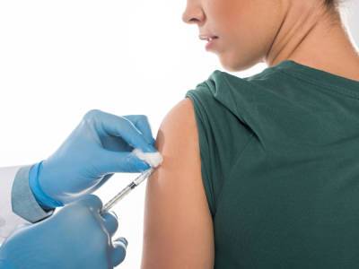 Интервал между второй прививкой от COVID-19 и вакцинацией от других болезней можно сократить до 14 дней – Центр общественного здоровья - gordonua.com - Украина