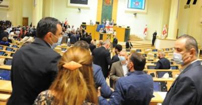 В парламенте Грузии произошла драка из-за убийства журналиста (ВИДЕО) - delo.ua - Украина - Грузия