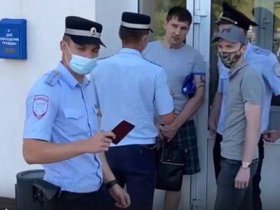 В Липецке кандидата в горсовет задержали у входа в избирательную комиссию в последний день сдачи подписей - kasparov.ru - Липецк