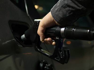Ая Бензин - Биржевая цена бензина Аи-92 достигла нового исторического рекорда - rosbalt.ru - Россия - Санкт-Петербург