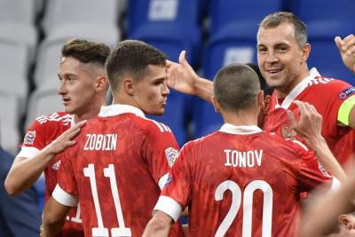 Артем Дзюба - Далер Кузяев - Кузяев заявил, что Дзюба пытался настроить команду в перерыве матча с Бельгией - sport.ru - Россия - Бельгия - Германия - Венгрия