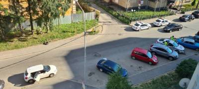 Женщина попала под колеса автомобиля в Петрозаводске и получила серьезные травмы - stolicaonego.ru - Петрозаводск - республика Карелия