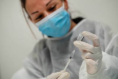 Эмманюэль Макрон - Во Франции ввели обязательную вакцинацию медиков - tvc.ru - Россия - Франция - Париж