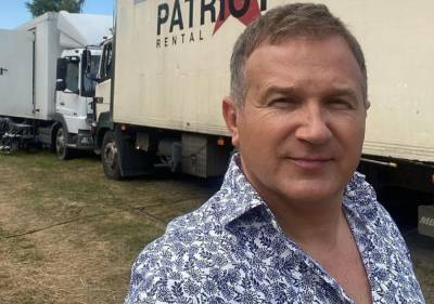 Юрий Горбунов - Екатерина Осадчая - Юрий Горбунов поплескался с сыном в бассейне, поклонники в умилении: "Мужчинки, красавцы!" - ukrainianwall.com - Украина