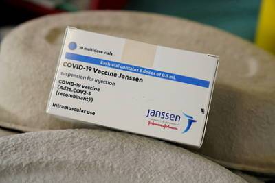 Вакцина Johnson & Johnson увеличила риск развития редкого заболевания - lenta.ru - США - New York