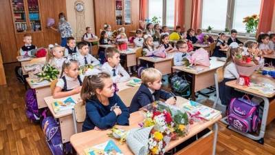 Правила утвердили: как получить 10 тысяч рублей на ребенка к 1 сентября? - 5-tv.ru - Россия