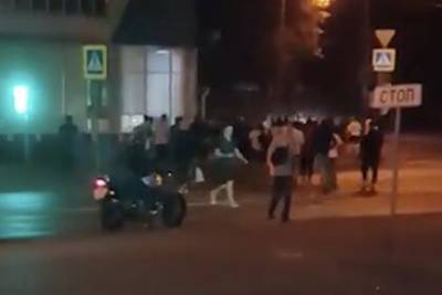 Раскрыта причина массовой драки сотни мигрантов в Москве - lenta.ru - Москва - Киргизия - Таджикистан