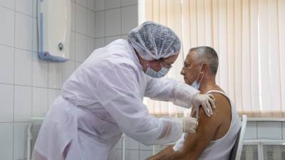 Сергей Собянин - Михаил Мурашко - Россия ввела повторную вакцинацию от коронавируса - golos-ameriki.ru - Москва - Россия