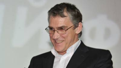 Борис Корчевников - Владимир Меньшов - Гаркалин рассказал, как наладил отношения с Меньшовым на съемках "Ширли-мырли" - newinform.com - Россия