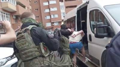 В Иркутске возбудили дело против мужчины, угрожавшего сбросить ребёнка с балкона - russian.rt.com - Россия - Иркутская обл. - Иркутск