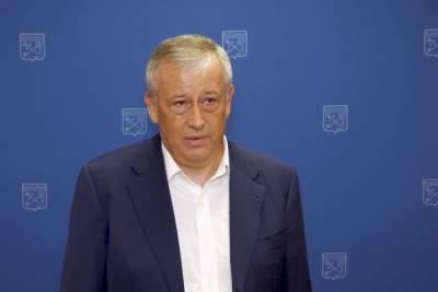 Александр Дрозденко - Сэкономленные с празднования Дня Ленинградской области деньги будут направлены на помощь медицине - spb.mk.ru - Ленинградская обл.