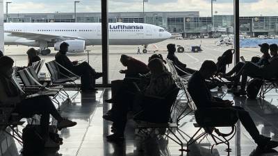Lufthansa откажется от фразы "дамы и господа" - ru.euronews.com - Австрия - Россия - Швейцария - Италия - Белоруссия - Литва - Рим