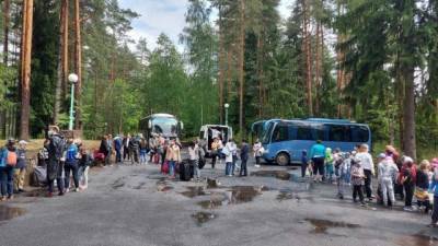 Петербуржцам напомнили о завершении сроков подачи документов на путевки в детские лагеря - delovoe.tv - Санкт-Петербург