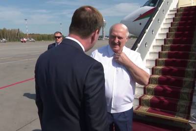 Владимир Путин - Александр Лукашенко - Лукашенко сравнил погоду в Петербурге и Минске - spb.mk.ru - Санкт-Петербург - Белоруссия - Минск