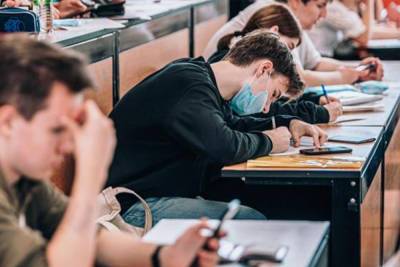 ВШЭ будет допускать непривитых студентов на очные занятия только с ПЦР-тестом – Учительская газета - ug.ru