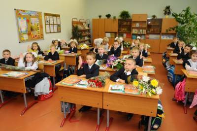 4,5 млн родителей подали заявление на «школьное» пособие через Госуслуги - aif.ru - Россия