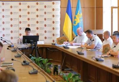 Во Львовской области запретили в ресторанах салаты с майонезом и заварные пирожные - facenews.ua - Украина - Львовская обл.