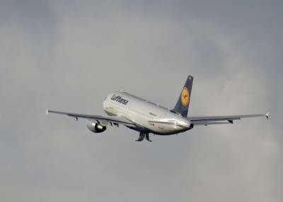 Bild: Авиакомпания Lufthansa заменит стандартное приветствие пассажиров гендерно нейтральным - rosbalt.ru - Австрия - Швейцария - Германия - Brussels
