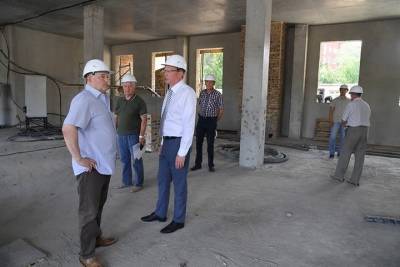 Губернатор Омской области посетил стройплощадку отеля мирового уровня - omsk.mk.ru - Омск - Омская обл.
