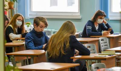 Владимир Путин - Антон Котяков - Выплачивать по 10 тысяч рублей на школьников начнут с 16 августа - newizv.ru - Россия