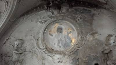 Лик Богородицы на золотом фоне нашли при реставрации в башне Смольного монастыря - piter.tv - Санкт-Петербург - Иерусалим