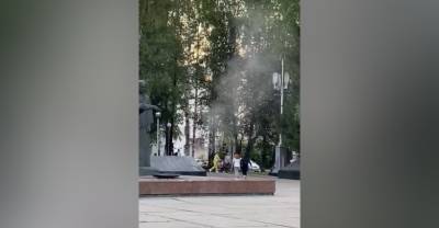 В Сыктывкаре пьяные девочки-подростки затушили Вечный огонь - reendex.ru - Россия - Сыктывкар