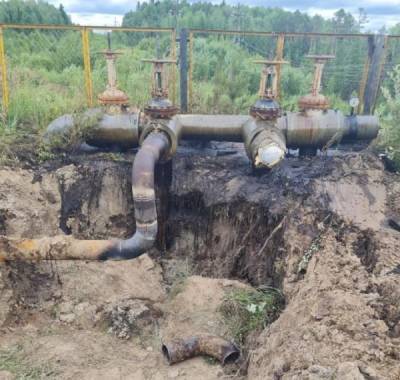 Нефтяной инцидент: Сотрудники "РН-Юганскнефтегаз" пытались "зарыть" последствия выхода нефти на промысловом трубопроводе рядом с нефтепроводами "Транснефть-Сибирь" - nakanune.ru