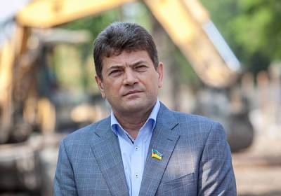 Владимир Буряк - В Запорожском горсовете выясняют отношения мэр и ОПЗЖ. Пришли радикалы с плакатами (фото, видео) - sharij.net - Запорожье