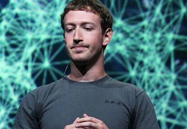 Марк Цукерберг - Цукерберг - Цукерберг продает акции Facebook почти каждый день в 2021 году и сократил долю до 14% - СМИ - smartmoney.one - Москва - США