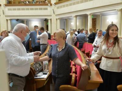 Владимир Зеленский - Рада приняла два "судебных" закона Зеленского - gordonua.com - Украина