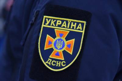 Упал и не мог встать: во Львове спасатели поднимали на носилках мужчину с ожирением - rupor.info - Украина - Львов - Львовская обл.
