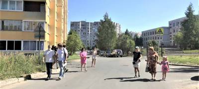 Владимир Путин - Бабушка из Петрозаводска попросила Путина помочь сделать тротуар, чтобы дети могли безопасно ходить в школу (ФОТО) - stolicaonego.ru - Петрозаводск