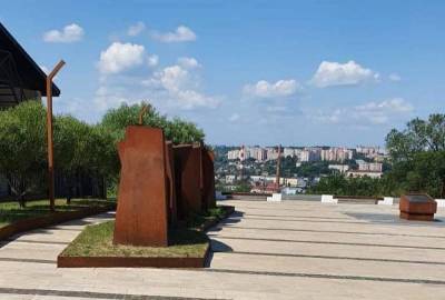 Обелиск на ул. Ногина в Смоленске очистили от «живописи» вандалов - rabochy-put.ru - Россия - Смоленск