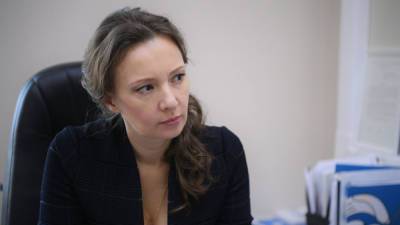 Анна Кузнецова - Александр Гинцбург - Детский омбудсмен считает преждевременным обсуждение вакцинации детей от Covid-19 - newdaynews.ru - Россия