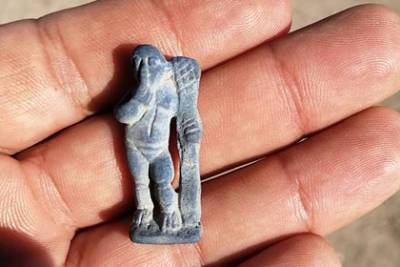 Олег Марков - На востоке Крыма археологи нашли статуэтку древнеегипетского бога - lenta.ru - Крым