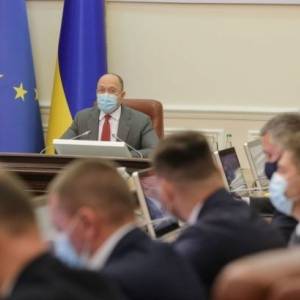 Правительство выделило 5,3 млрд грн на повышение пенсий военным и полицейским - reporter-ua.com - Украина