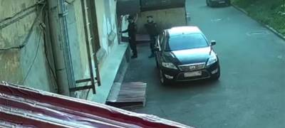 Полиция нашла квартиру, из которой стреляли по прохожим в Петрозаводске - stolicaonego.ru - Петрозаводск - республика Карелия