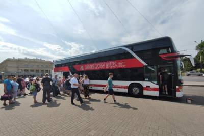 Почти 80 пассажиров на 16 часов застряли в раскаленном автобусе между Петербургом и Москвой - spb.mk.ru - Москва - Санкт-Петербург - Великий Новгород