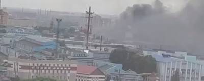 В Новосибирске горят три частных дома в Железнодорожном районе - runews24.ru - Россия - Новосибирск
