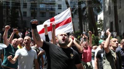 Ираклий Гарибашвили - Приостановка телеэфира, драка в парламенте и требования к правительству: как развивается ситуация с протестами в Грузии - russian.rt.com - Грузия - Тбилиси