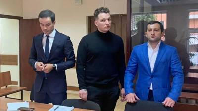 Виталий Милонов - «Это безобразие!» — Милонов требует назначить Билу пять лет тюрьмы за ДТП - 5-tv.ru - Москва